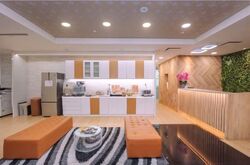 Shaw House (D9), Retail #565576421